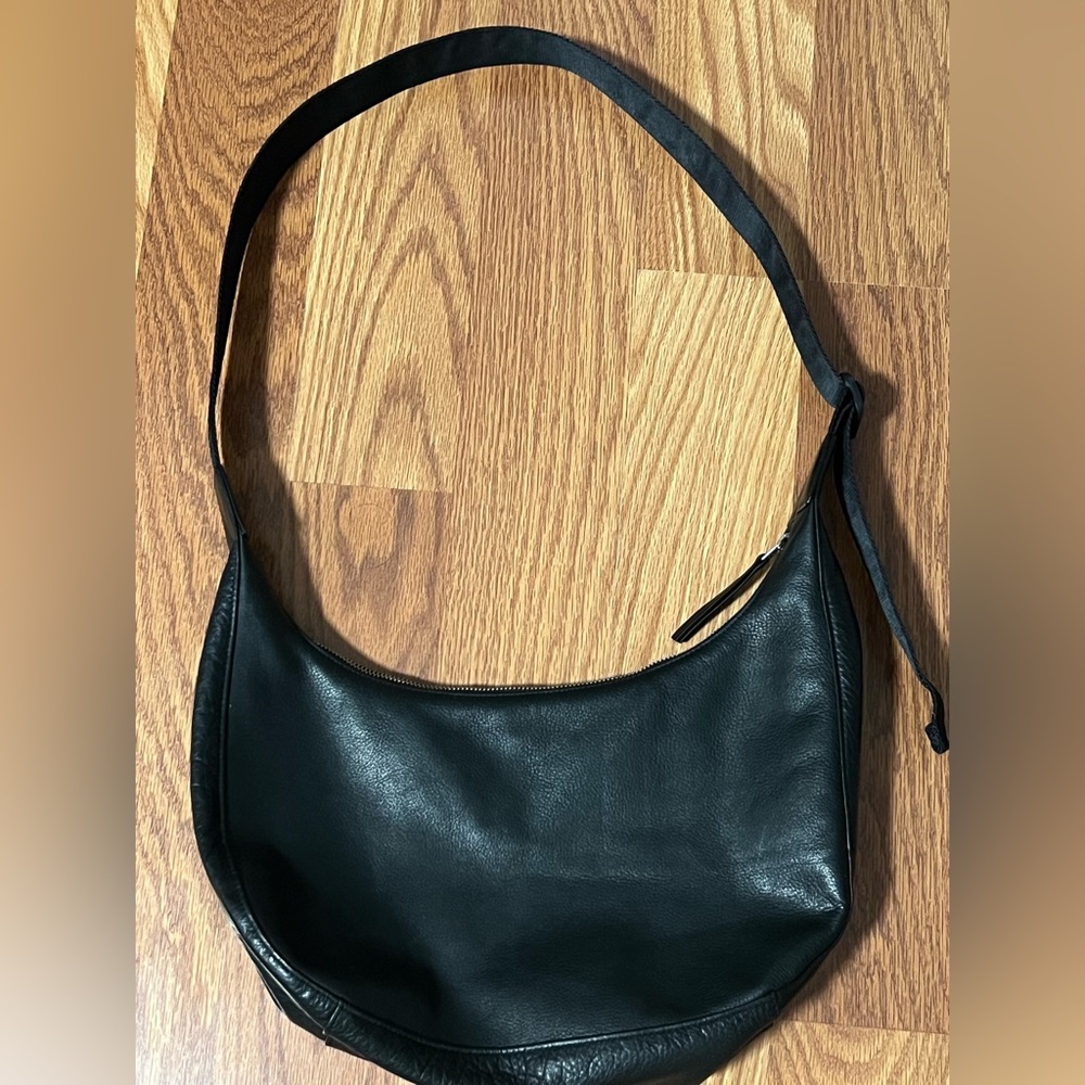 Baggu black leather medium crescent